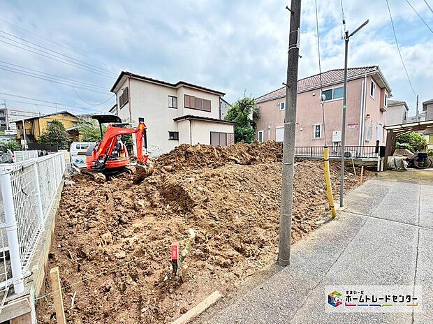 南からの陽光たっぷり降りそそぐ明るいお住まいです。どのお部屋も、採光良好な風通しの良い快適な空間となっております。