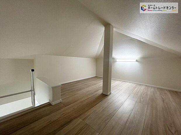 生活スタイルに合わせて自由に使えるロフト♪ロフトのあるお部屋は天井が高く、開放感がございます。お子さまのお部屋にも良いですね♪