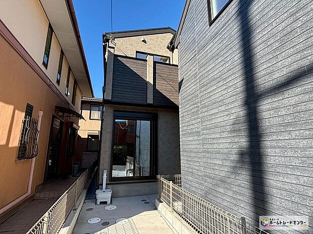 【現地外観写真】【2号棟外観】資料送付・ご見学即対応!ご不明点等、スタッフがしっかりと説明させていただきますので、安心して現地をご覧ください♪