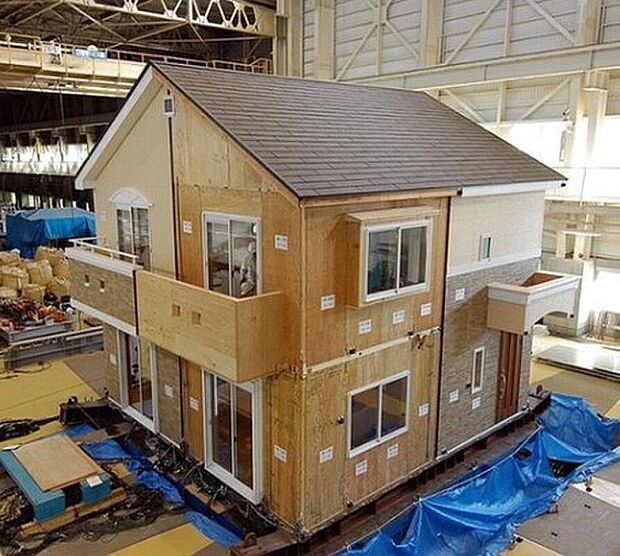 【I.D.S工法 耐震性能実験】異なる4種類の大地震(阪神大震災・新潟県中越地震・ロサンゼルス地震・想定関東地震)で続けて揺らしても、倒壊はおろか損傷もしない耐震性能がある事が確認された。