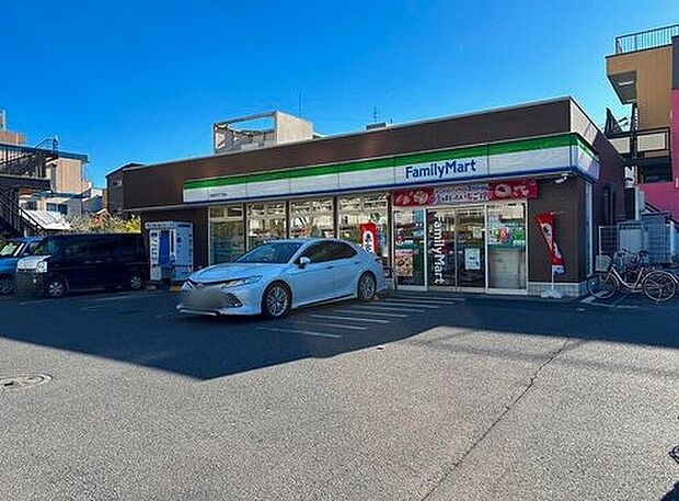 ファミリーマート新松戸六丁目店(約340m)