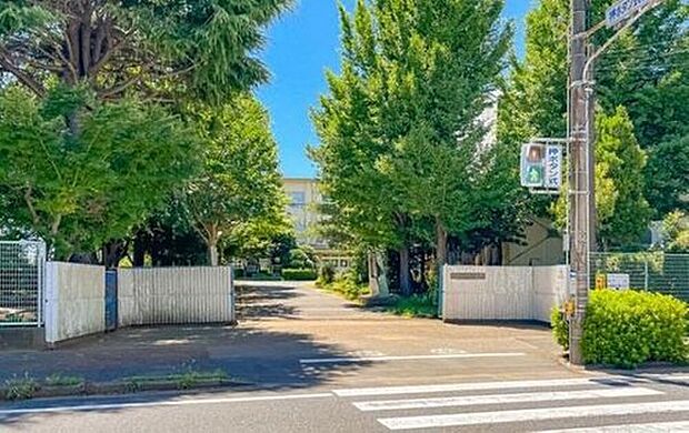 松戸市立栗ケ沢小学校（約700m）