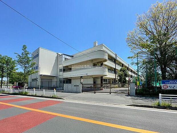 浦安市立浦安中学校（約900m）