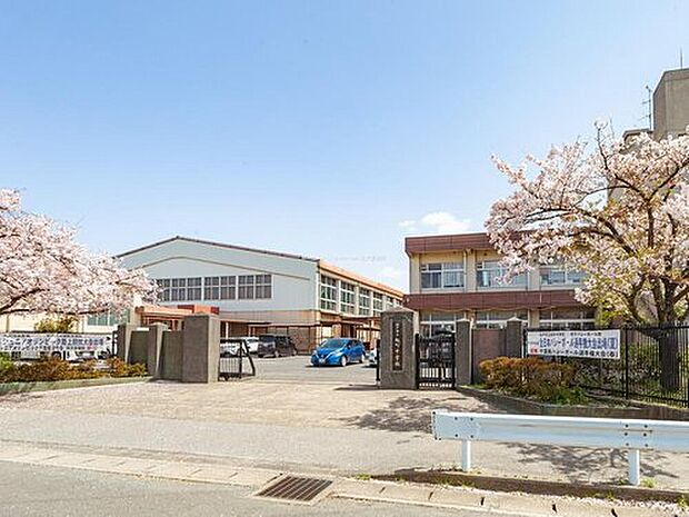 松戸市立旭町中学校（約600m）