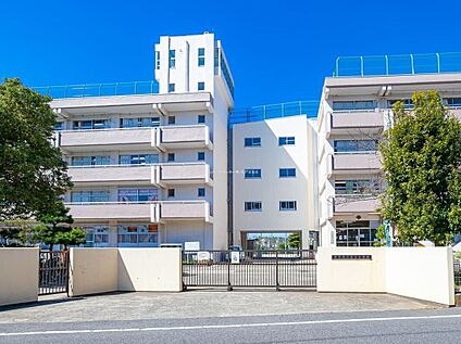 市川市立北方小学校 180m(徒歩3分)