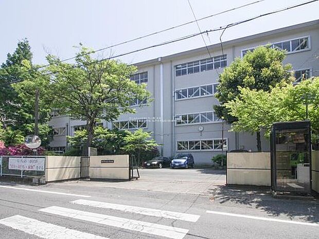 松戸市立第三中学校（約1,300m）