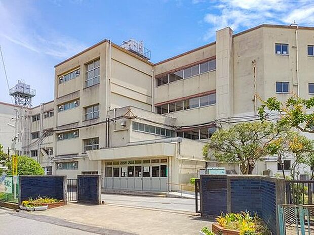 松戸市立八ケ崎小学校（約1,300m）
