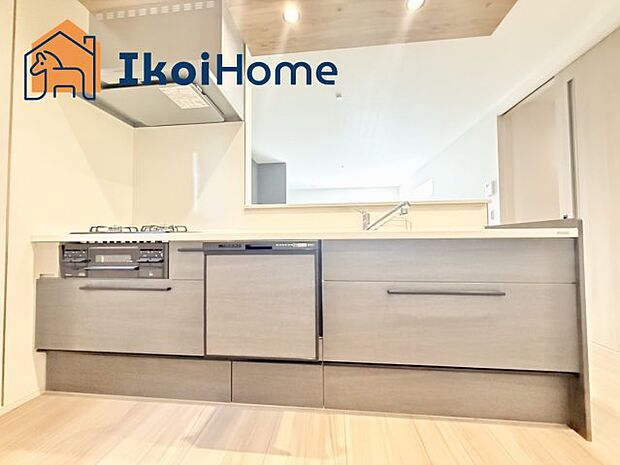 【キッチン】【ホームページに現地動画掲載中】●年中無休:当日予約可●人気の対面式のキッチンで明るく使いやすです!