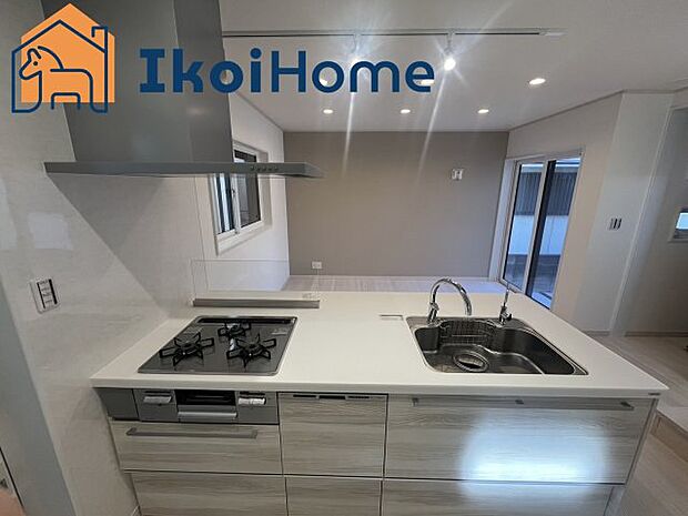 【コンロ】◆同社施工例◆ガスコンロは高火力での調理も可能で、調理器具を選ばなくてもいいので便利です。