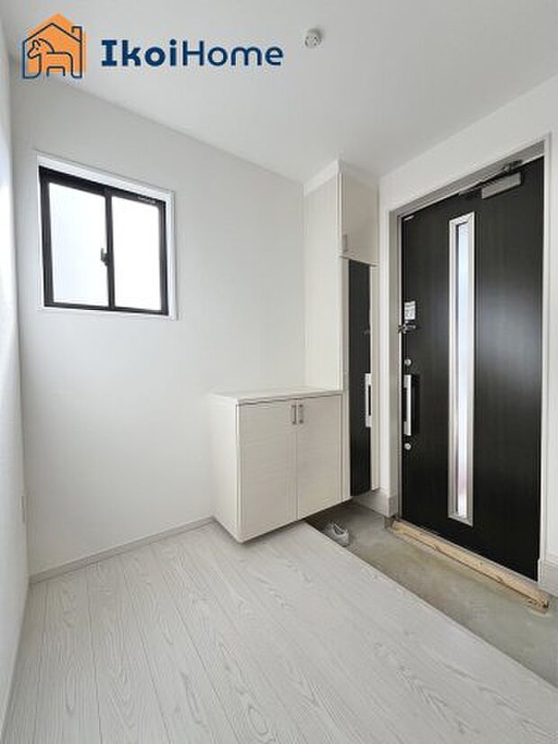 【シューズインクローゼット】●施工事例●収納できる場所が多く家族が多い方、靴を集めることが好きな方、いろいろな方が便利に使うことができます。