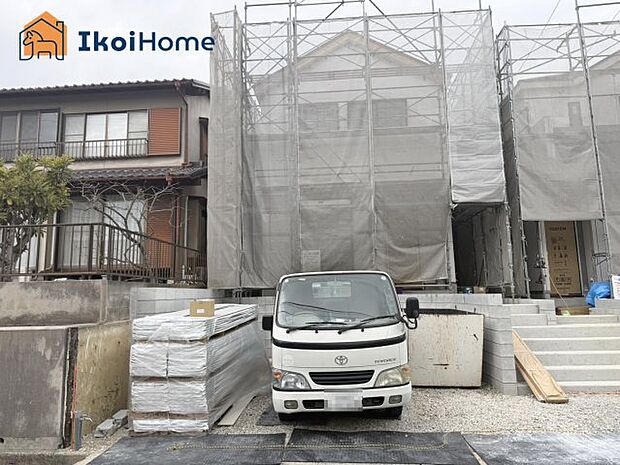 【外観】西神中央駅まで徒歩14分です!南向きで陽当り良好!駐車スペース2台可能!