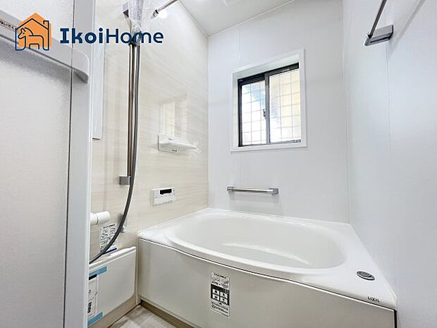 【風呂】【ホームページに現地動画掲載中】●年中無休:当日予約可●小窓ございますので通気・換気良好です。