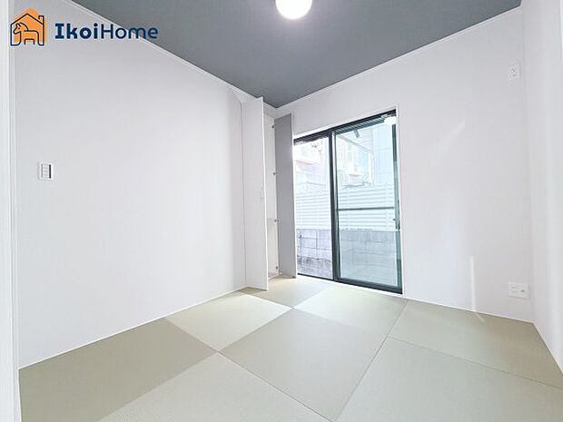 【畳コーナー】和室は音を吸収し、柔らかく転んでも痛くない為、お子様も安心して過ごせるほか、親御様も一息ついて休める空間になるので1室あると便利です。