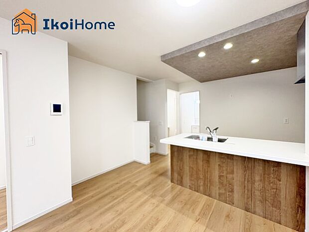 【キッチン】【ホームページに現地動画掲載中】●年中無休:当日予約可●折下げ天井でお洒落なカウンターキッチンです。