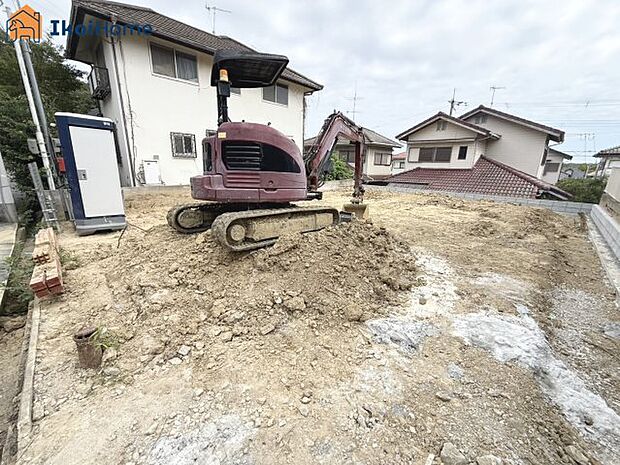 【外観】●年中無休：当日予約可●駐車スペース普通車ゆったり並列3台可能です！南東側お庭スペースあり！