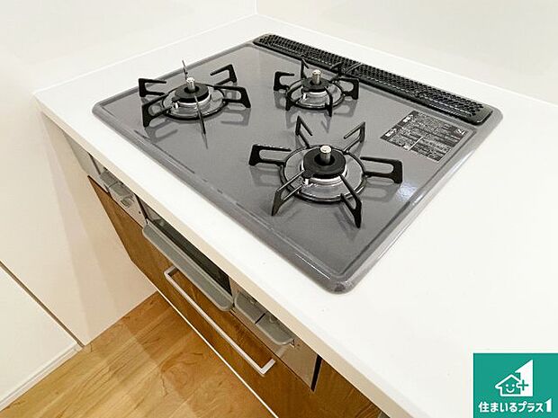 【コンロ】ダブル高火力Siセンサー付きコンロ!3口あるので、まとめて料理をする時も大活躍!