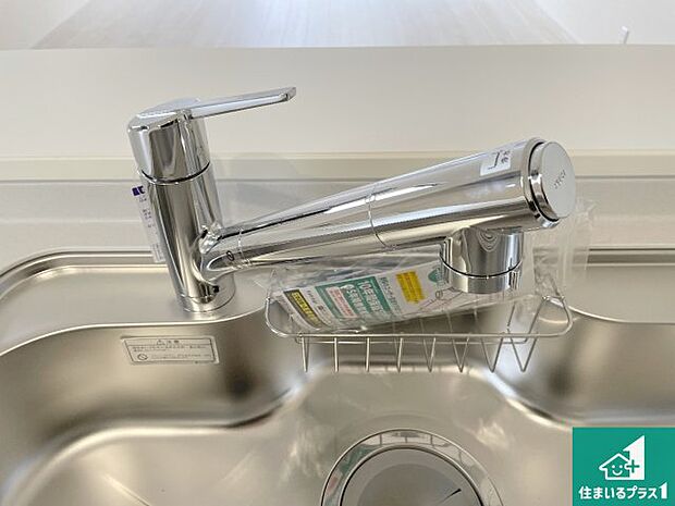 【キッチン水栓】浄水器を内蔵!炊飯時、お茶を作る時に安心してお水を使えます!お湯と冷水、浄水と原水、シャワーの切替えもワンタッチです!