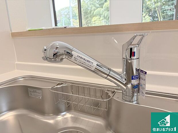 【キッチン水栓】浄水器を内蔵！炊飯時、お茶を作る時に安心してお水を使えます！お湯と冷水、浄水と原水、シャワーの切替えもワンタッチです！ 