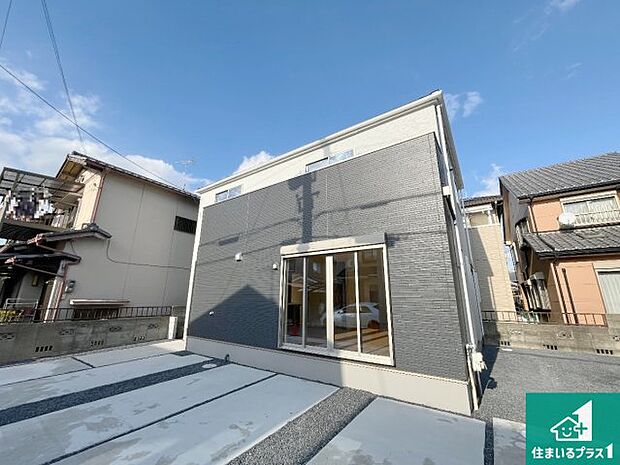 【外観】安心の10年保証!外観を美しく保ち、雨水で汚れを落とします!気になることがありましたら、お気軽にお問い合わせください!