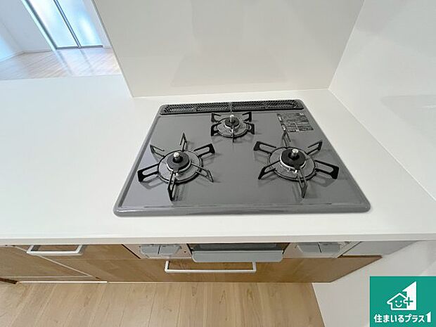 【コンロ】ダブル高火力Siセンサー付きコンロ!3口あるので、まとめて料理をする時も大活躍!