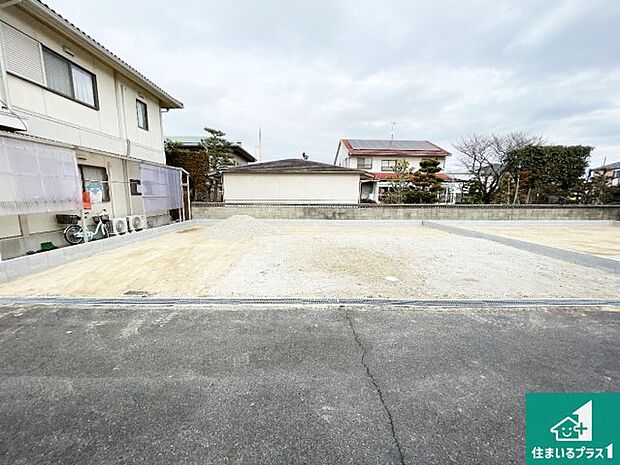 【外観】周辺は落ち着いた街並みの住宅地！子育てがしやすい住環境です！まだ未完成ですが、現地でしかわからない事もございます。是非一度ご覧ください。