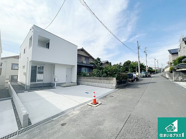 【外観】安心の10年保証！外観を美しく保ち、雨水で汚れを落とします！気になることがありましたら、お気軽にお問い合わせください！