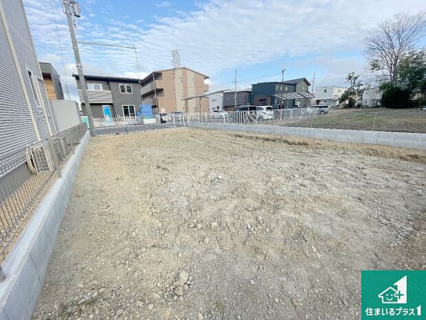 【外観】周辺は落ち着いた街並みの住宅地！子育てがしやすい住環境です！まだ未完成ですが、現地でしかわからない事もございます。是非一度ご覧ください。