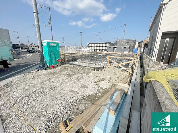 【外観】周辺は落ち着いた街並みの住宅地!子育てがしやすい住環境です!まだ未完成ですが、現地でしかわからない事もございます。是非一度ご覧ください。