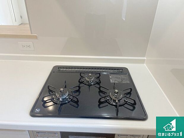【コンロ】ダブル高火力Siセンサー付きコンロ!3口あるので、まとめて料理をする時も大活躍!