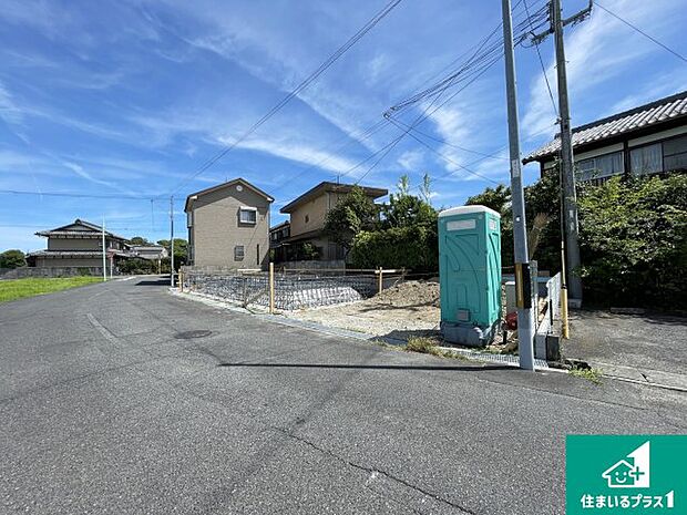 【外観】周辺は落ち着いた街並みの住宅地!子育てがしやすい住環境です!まだ未完成ですが、現地でしかわからない事もございます。是非一度ご覧ください。