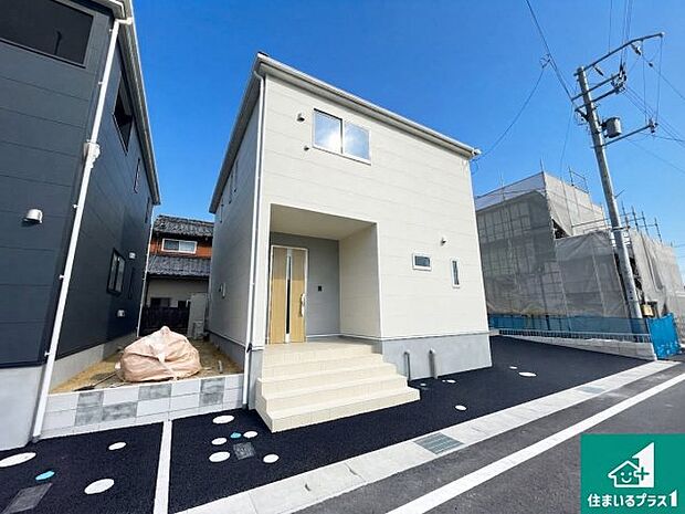 【外観】安心の10年保証!外観を美しく保ち、雨水で汚れを落とします!気になることがありましたら、お気軽にお問い合わせください!