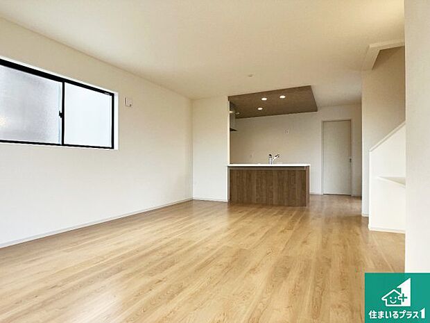 子供を見守りながらお料理が出来るため家族のコミュニケーションか増えます♪スペースが広く確保されている為お子様が大きくなったときは一緒に料理を楽しめます♪