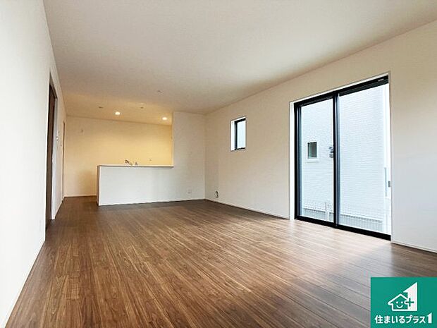 子供を見守りながらお料理が出来るため家族のコミュニケーションか増えます♪スペースが広く確保されている為お子様が大きくなったときは一緒に料理を楽しめます♪