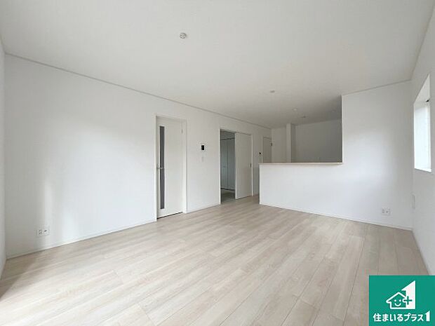 子供を見守りながらお料理が出来るため家族のコミュニケーションか増えます♪スペースが広く確保されている為お子様が大きくなったときは一緒に料理を楽しめます♪