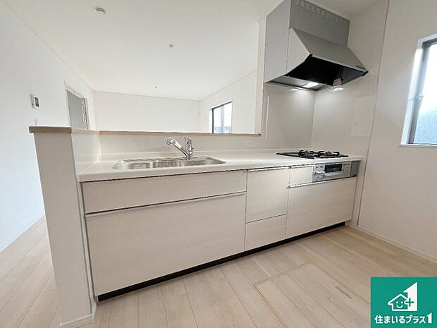 子供を見守りながらお料理が出来るため家族のコミュニケーションか増えます♪スペースが広く確保されている為お子様が大きくなったときは一緒に料理を楽しめます♪