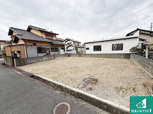 周辺は落ち着いた街並みの住宅地！子育てがしやすい住環境です！まだ未完成ですが、現地でしかわからない事もございます。是非一度ご覧ください。