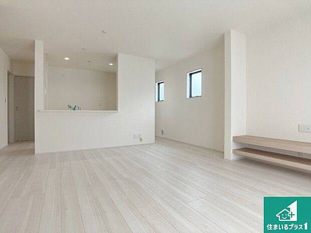 子供を見守りながらお料理が出来るため家族のコミュニケーションか増えます♪スペースが広く確保されている為お子様が大きくなったときは一緒に料理を楽しめます♪