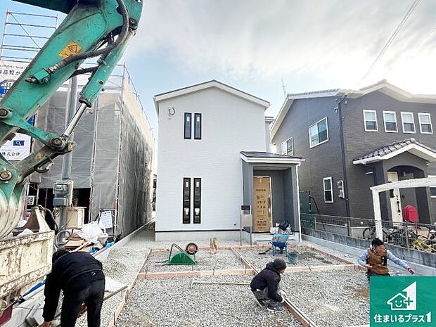 【外観】周辺は落ち着いた街並みの住宅地!子育てがしやすい住環境です!まだ未完成ですが、現地でしかわからない事もございます。是非一度ご覧ください。