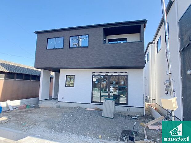 【外観】周辺は落ち着いた街並みの住宅地!子育てがしやすい住環境です!まだ未完成ですが、現地でしかわからない事もございます。是非一度ご覧ください。