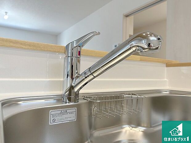 【キッチン水栓】浄水器を内蔵!炊飯時、お茶を作る時に安心してお水を使えます!お湯と冷水、浄水と原水、シャワーの切替えもワンタッチです!