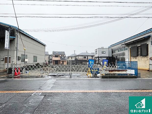 【外観】周辺は落ち着いた街並みの住宅地!子育てがしやすい住環境です!まだ未完成ですが、現地でしかわからない事もございます。是非一度ご覧ください。