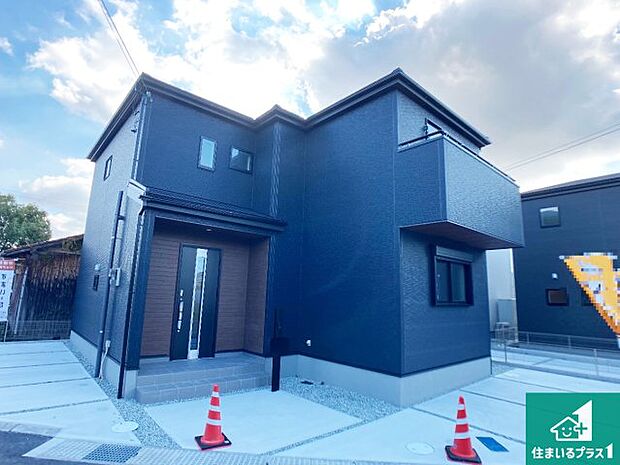 【外観】安心の10年保証!外観を美しく保ち、雨水で汚れを落とします!気になることがありましたら、お気軽にお問い合わせください!