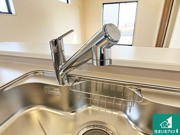 【キッチン水栓】浄水器を内蔵!炊飯時、お茶を作る時に安心してお水を使えます!お湯と冷水、浄水と原水、シャワーの切替えもワンタッチです!
