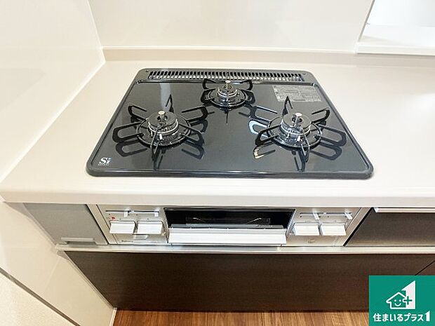 【コンロ】ダブル高火力Siセンサー付きコンロ!3口あるので、まとめて料理をする時も大活躍!