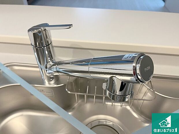 【キッチン水栓】浄水器を内蔵!炊飯時、お茶を作る時に安心してお水を使えます!お湯と冷水、浄水と原水、シャワーの切替えもワンタッチです!