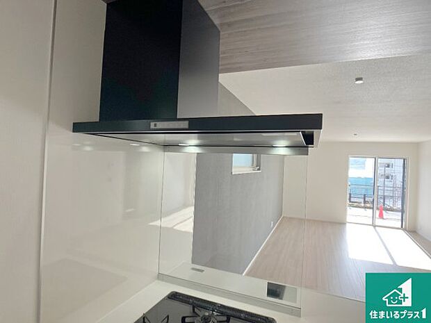 【レンジフード】汚れにくいスロットフィルタでお手入れラクラク！ＬＥＤ照明付き！