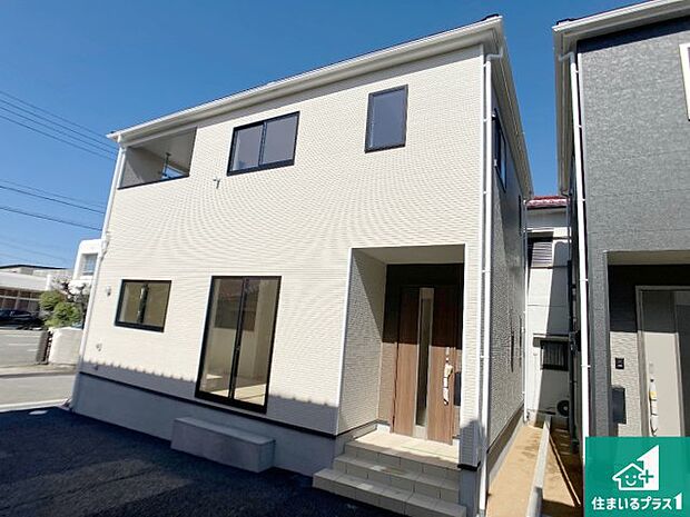 【外観】安心の10年保証！外観を美しく保ち、雨水で汚れを落とします！気になることがありましたら、お気軽にお問い合わせください！