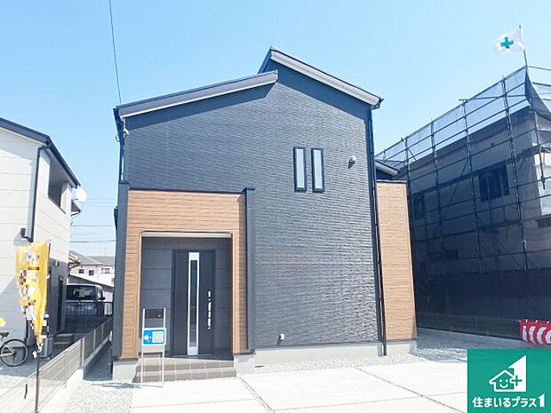 【外観】安心の10年保証!外観を美しく保ち、雨水で汚れを落とします!気になることがありましたら、お気軽にお問い合わせください!