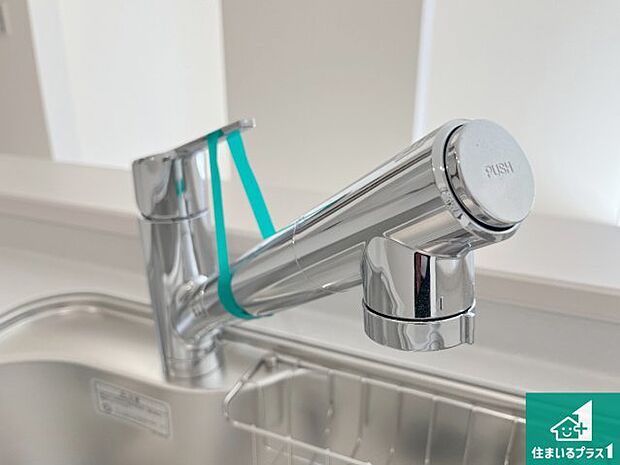 【キッチン水栓】浄水器を内蔵!炊飯時、お茶を作る時に安心してお水を使えます!お湯と冷水、浄水と原水、シャワーの切替えもワンタッチです!