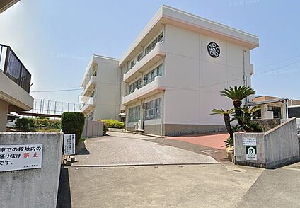 洲本市組合立広田小学校 徒歩400m